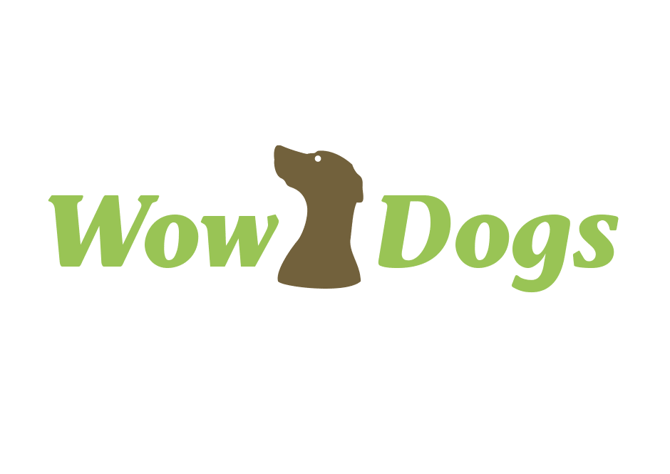 Wow Dogs – Logo mit emporblickendem braunen Hund